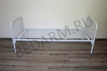Кровать односпальная металлическая (СБ 3 общ) белая — вид спереди