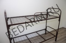 Двухъярусная металлическая кровать для общежития — СБ2 с ограждением коричневая вид сбоку слева
